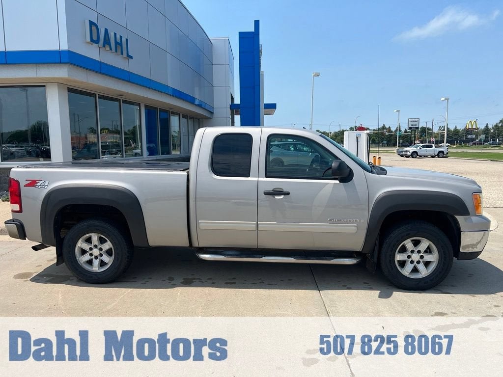 2009 GMC Sierra 1500 SLE in Silver Birch Metallic — front three-quarter view