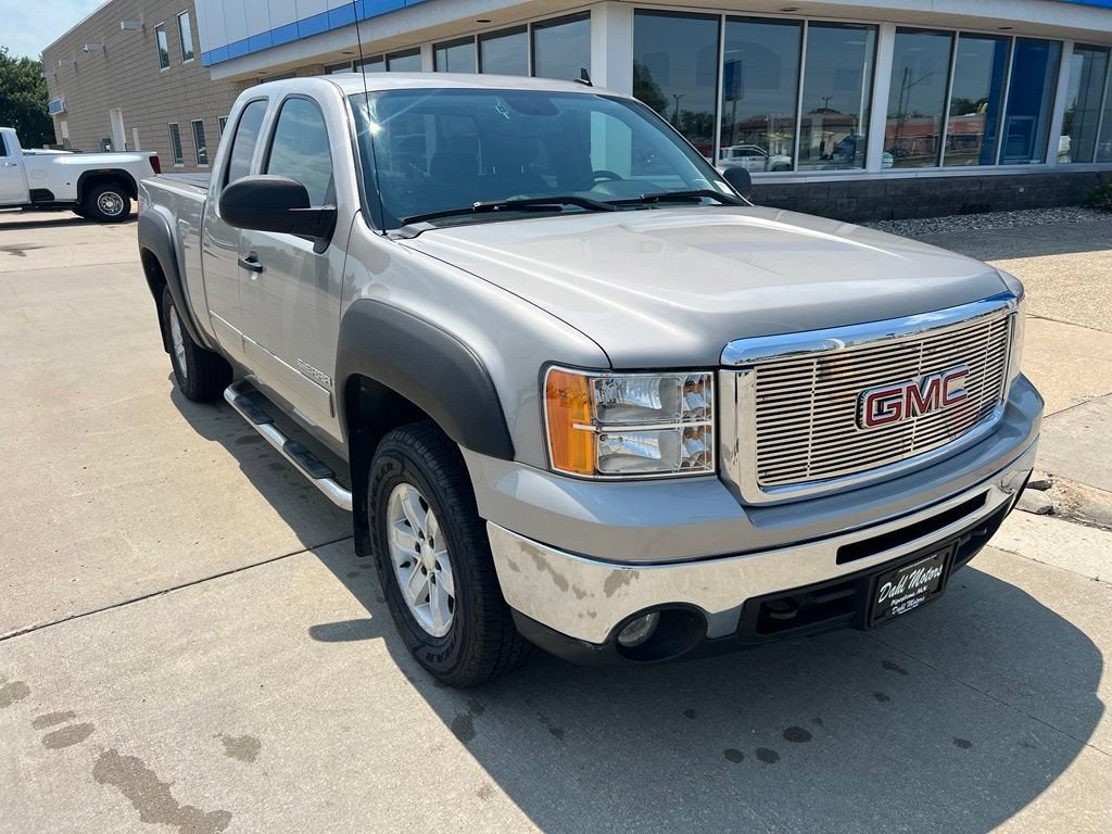 2009 GMC Sierra 1500 — side profile view