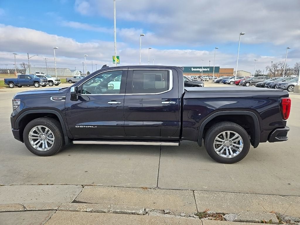 2022 GMC Sierra 1500 — detail view